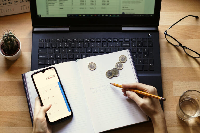 FinanceArray: Smart Money Management Guide